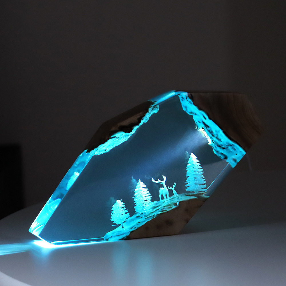 Resin Art Resin - تحفة فنية مكتبية مضيئة مخصصة بتصميم