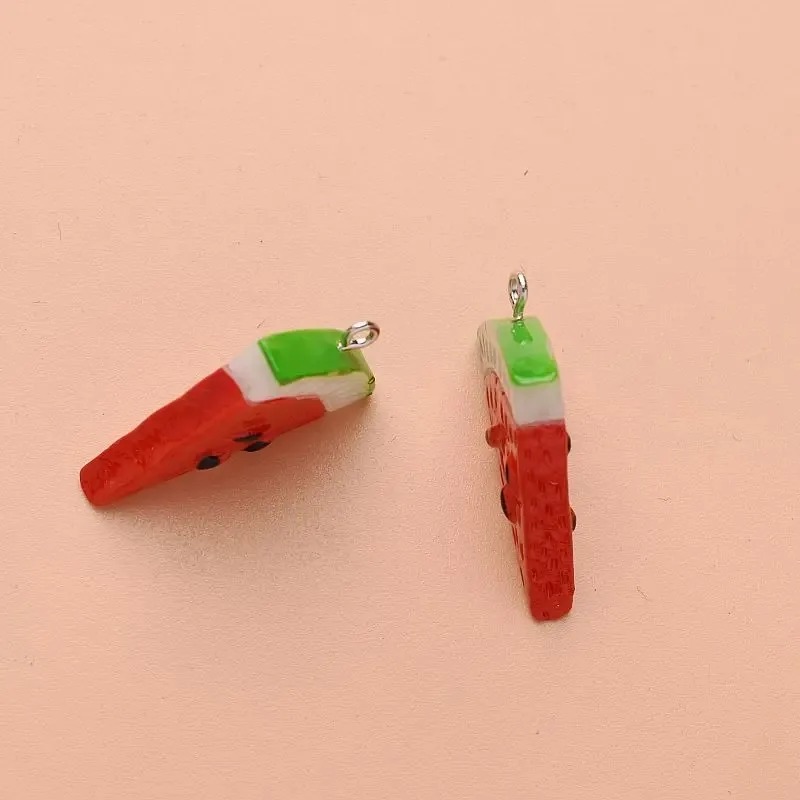 10 قطع من الحلي الراتنجية على  - مراجعة Resin Art Jewelry Kit وسعره