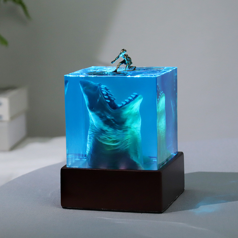 ضوء سمكة قرش أبيض كبير ، ضوء ل - مراجعة Resin Art Cube وسعره
