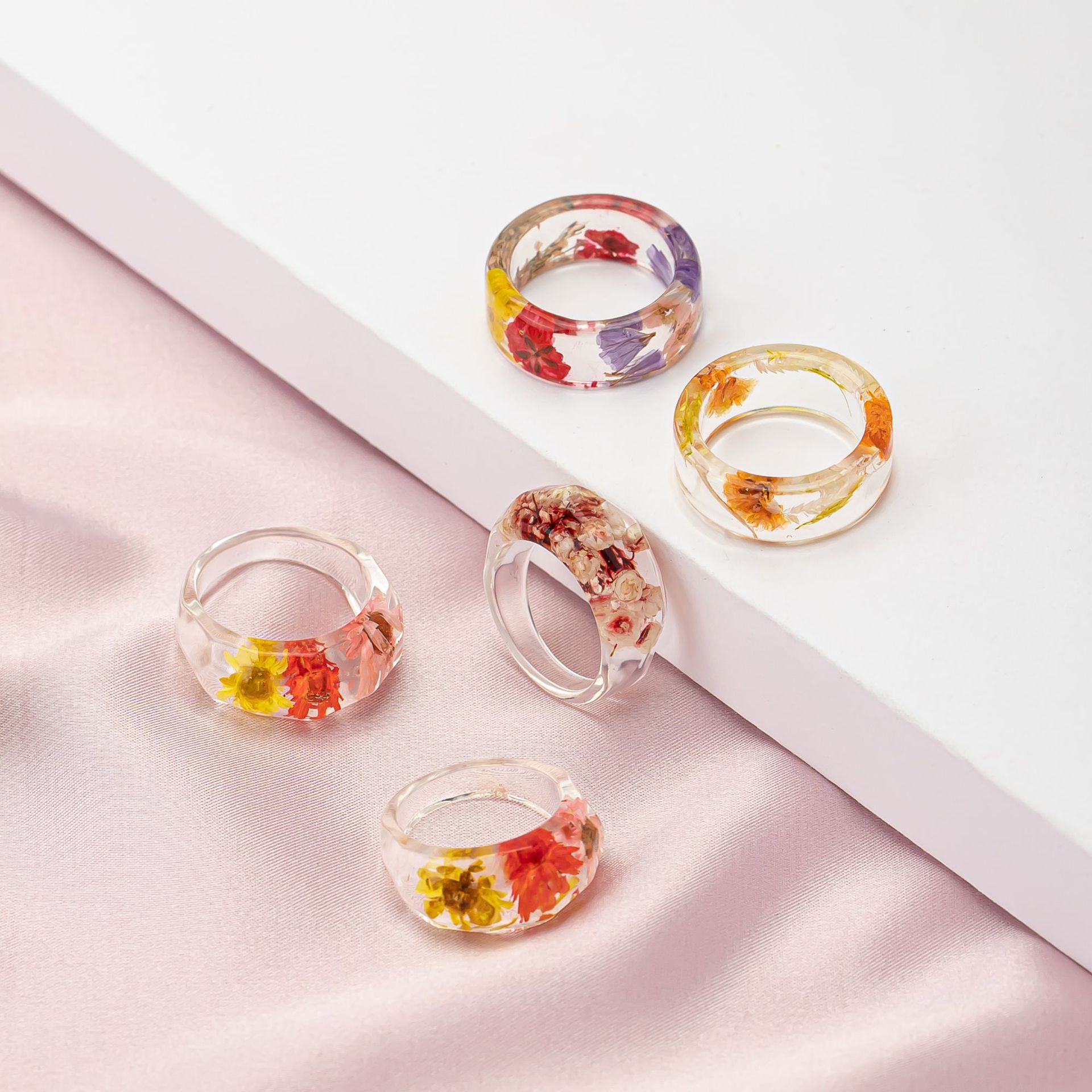 خاتم أكريليك ريترو بتصميم زهرة - مراجعة Resin Art Ring وسعره