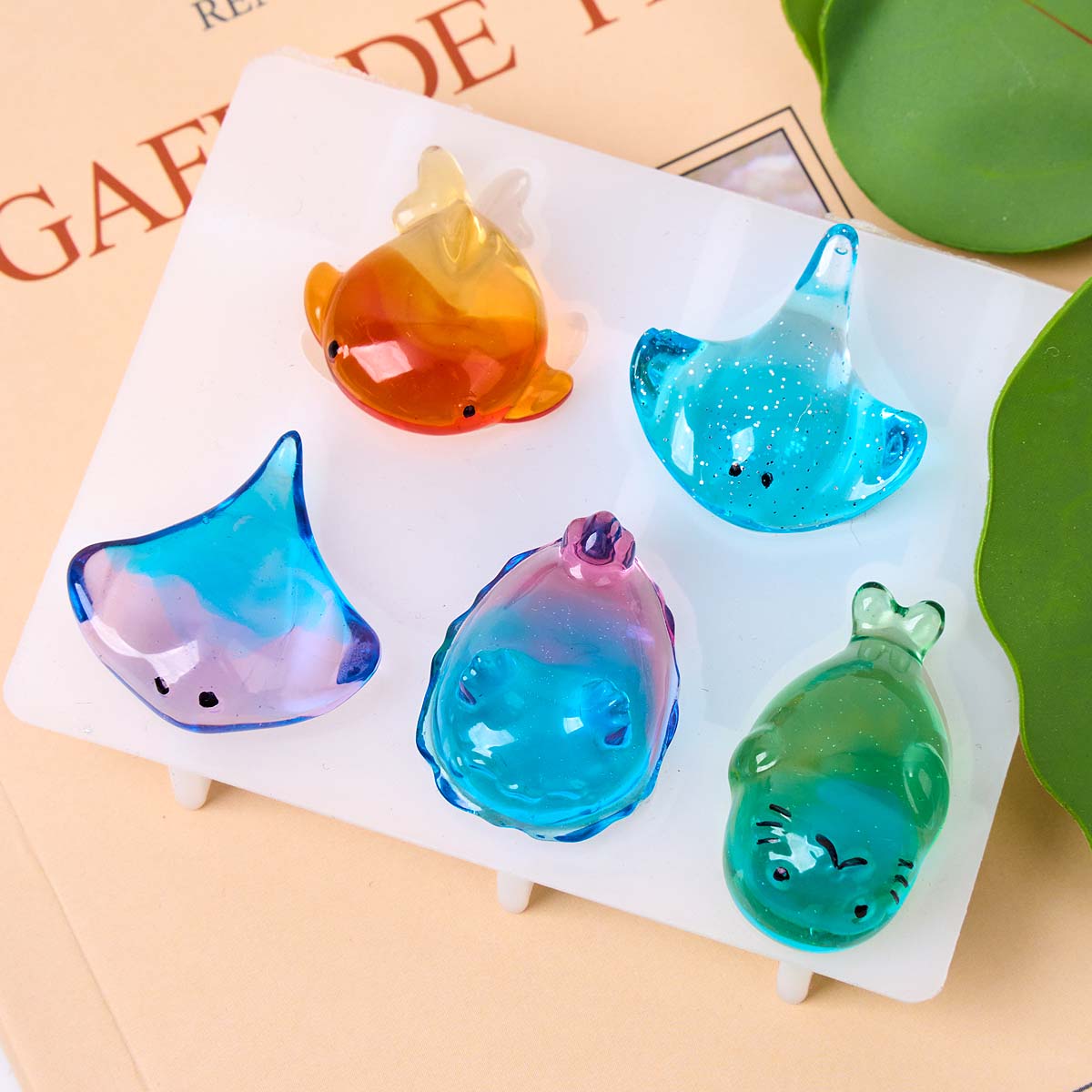 قالب سيليكون ثلاثي الأبعاد بتص - مراجعة Resin Art A Keychain وسعره