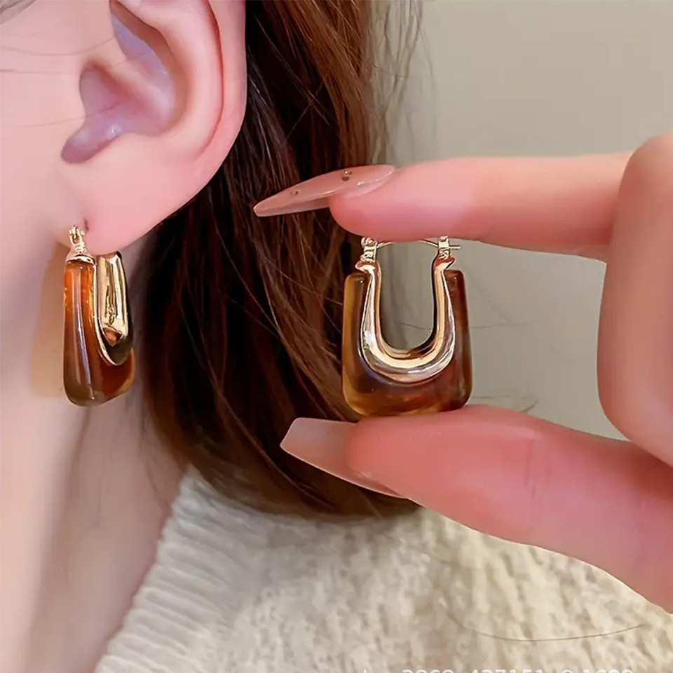 أقراط فرنسية عصرية على شكل حرف - مراجعة Resin Art Ring وسعره